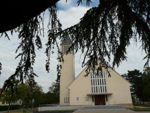 Eglise Saint-Christophe, rue du Muguet